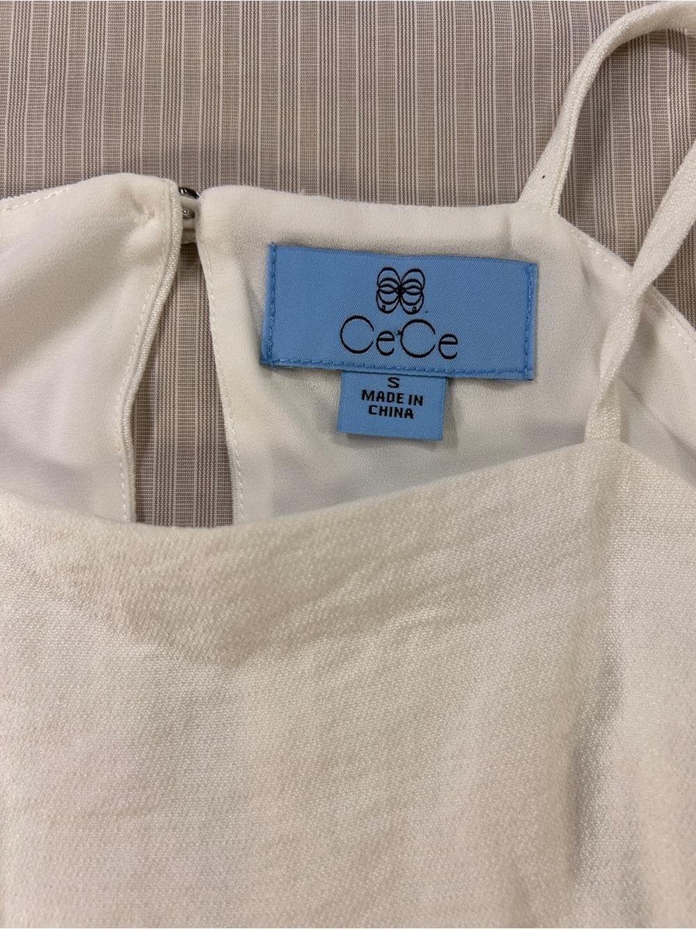 Cece White Sleeveless scalloped Square-Neck linen-look lined tank top - Picture 2 of 6